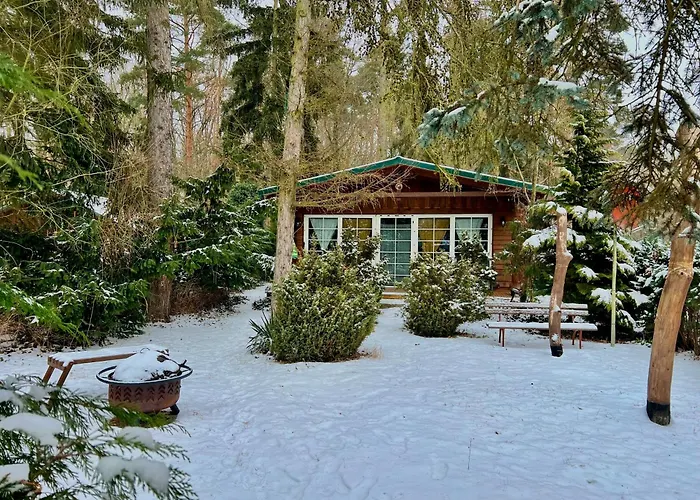 Holzhaus Bärenhöhle am Wald und See